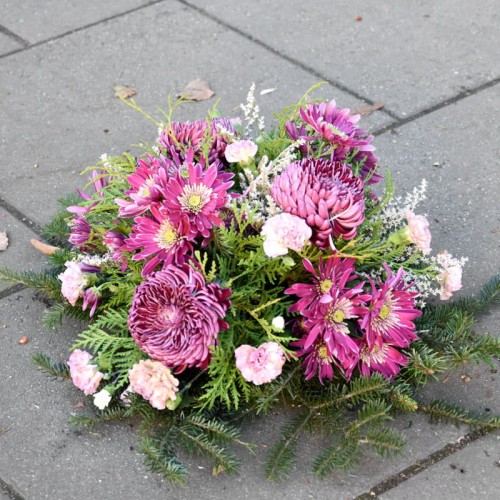 fioletowa wiązanka na wszystkich świętych